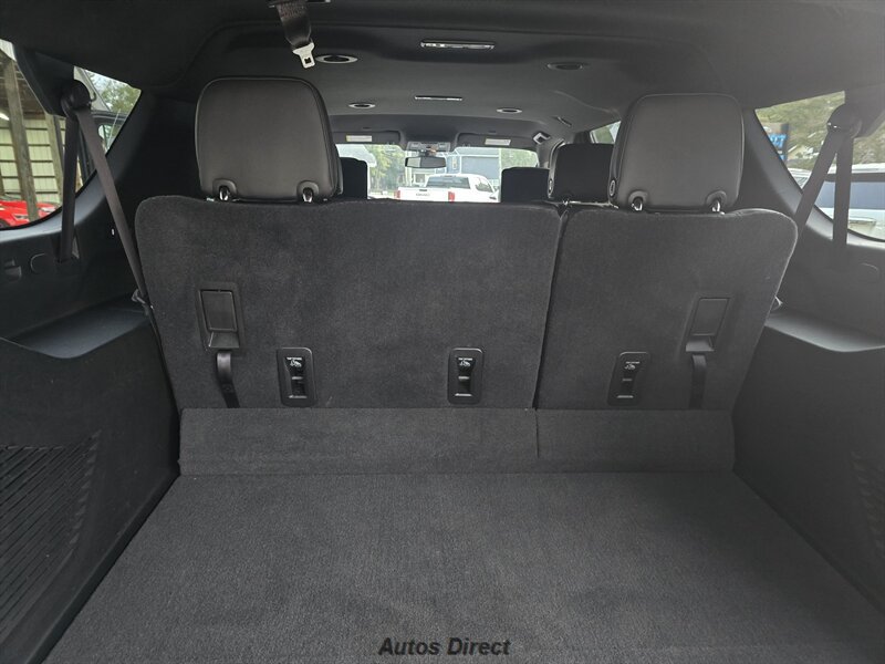 Used 2021 GMC Yukon XL SLT w/ Rear Media and Nav Package AWD/4WD image 32