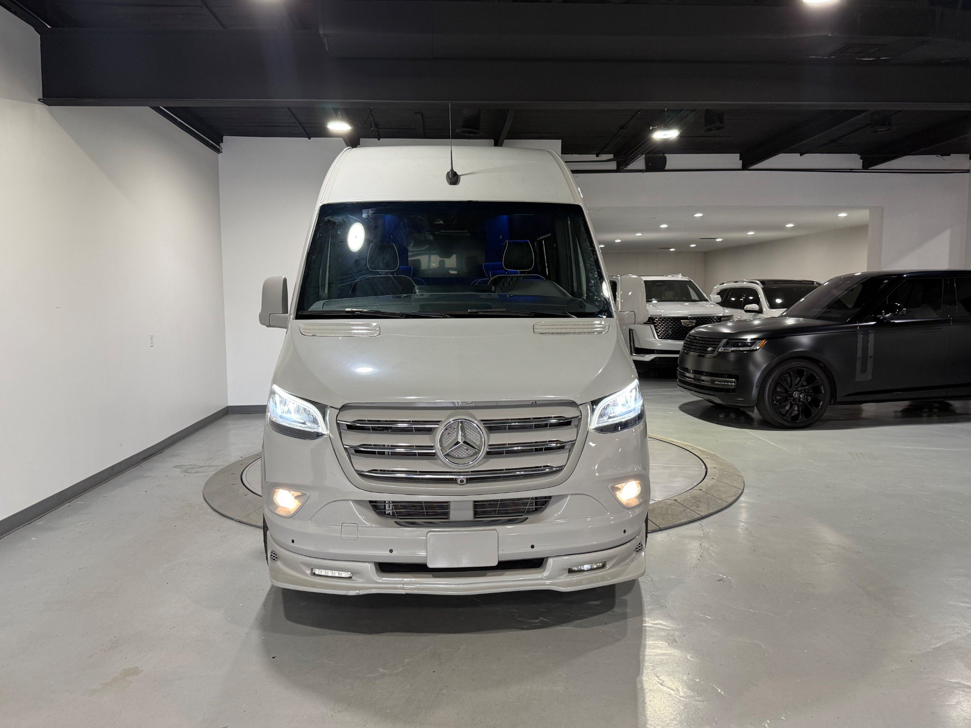 Used 2024 Mercedes-Benz Sprinter 2500 image 4