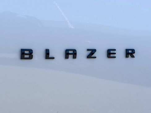 Used 2020 Chevrolet Blazer Premier w/ Driver Confidence II Package FWD image 12