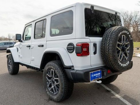 Used 2024 Jeep Wrangler Sahara image 8