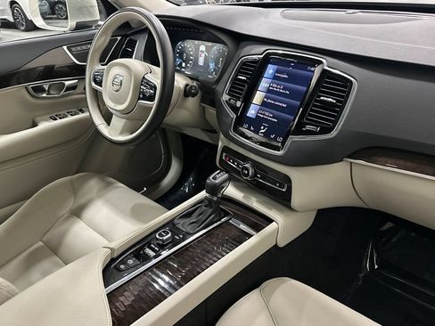 Used 2017 Volvo XC90 T6 Momentum w/ Vision Package AWD/4WD image 19