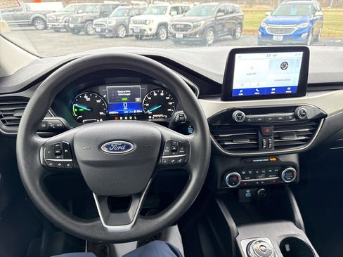 Used 2021 Ford Escape SE image 13