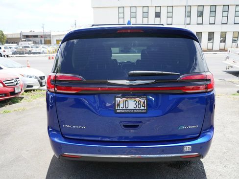 Used 2021 Chrysler Pacifica Touring-L FWD image 25
