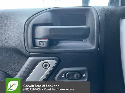 Used 2015 Jeep Wrangler Unlimited Rubicon w/ Connectivity Group image 26