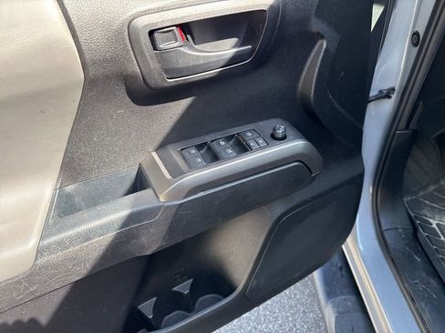 Used 2021 Toyota Tacoma SR5 image 9