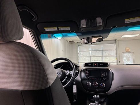 Used 2017 Kia Soul w/ Convenience Package image 18