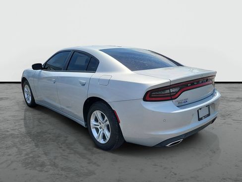 Used 2020 Dodge Charger SXT RWD image 3