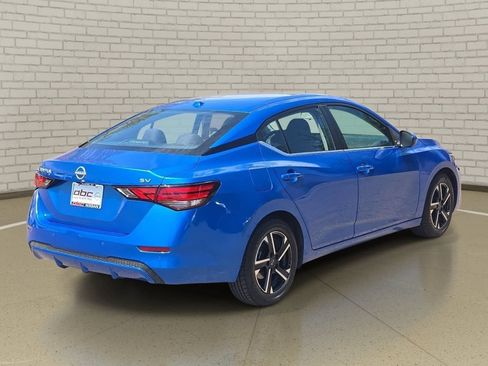 Used 2024 Nissan Sentra SV FWD image 5