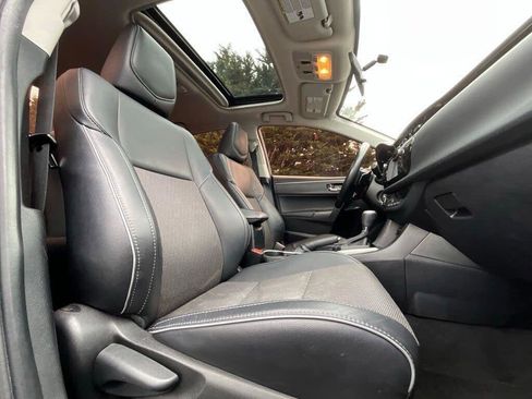 Used 2016 Toyota Corolla S FWD image 11