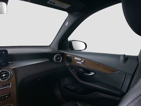 Used 2022 Mercedes-Benz GLC 300 4MATIC image 30