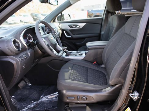 Used 2022 Chevrolet Blazer LT image 16