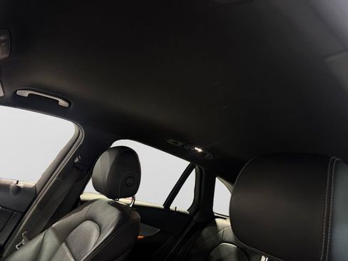 Used 2017 Mercedes-Benz GLC 300 4MATIC image 7