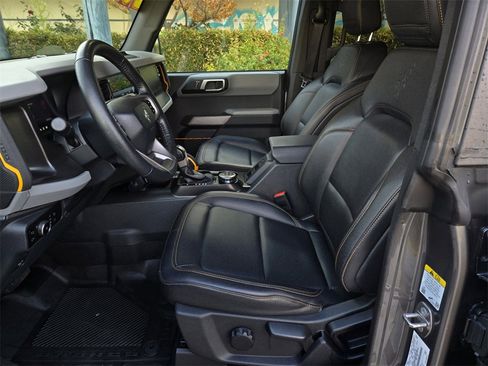 Used 2023 Ford Bronco Badlands image 16
