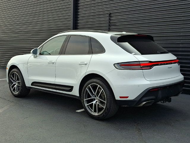 Certified 2026 Porsche Macan AWD/4WD image 3
