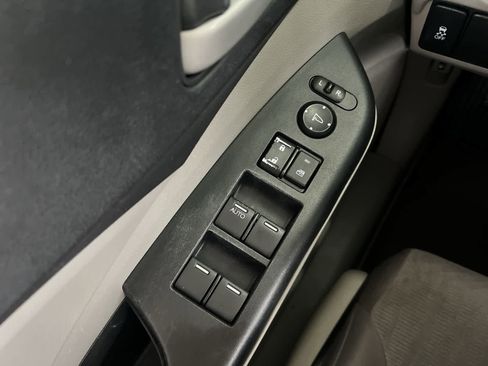 Used 2014 Honda CR-V LX image 29