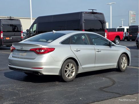 Used 2015 Hyundai Sonata SE w/ Option Group 09 FWD image 4