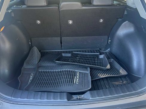 Used 2022 Toyota Corolla Cross XLE image 16