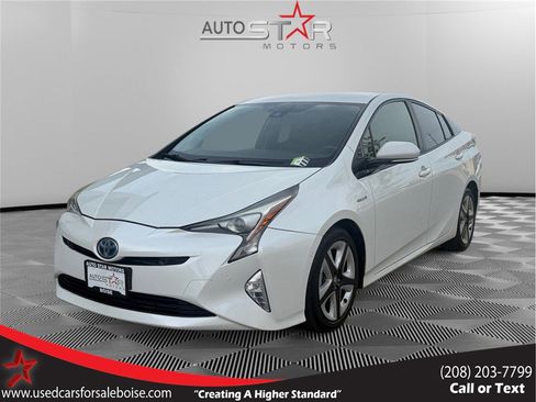 Used 2017 Toyota Prius Three Touring image 1