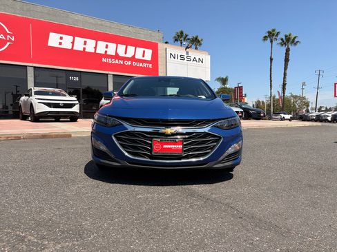 Used 2023 Chevrolet Malibu LT FWD image 2
