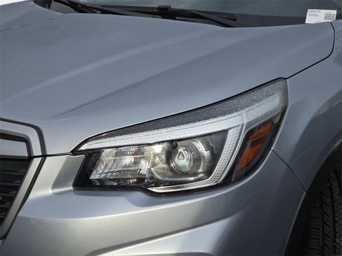 Used 2020 Subaru Forester Premium image 35