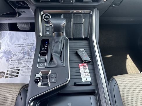 Used 2026 Lexus GX 550 AWD/4WD image 21