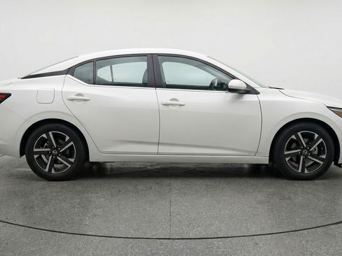 Used 2025 Nissan Sentra SV image 11