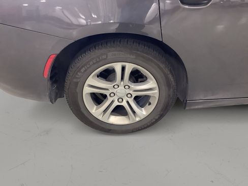 Used 2019 Dodge Charger SXT RWD image 20