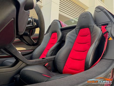 Used 2015 McLaren 650S Spider image 23