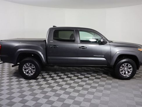 Used 2018 Toyota Tacoma SR5 image 9