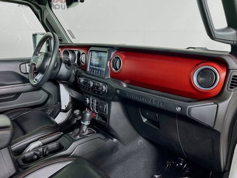 Used 2018 Jeep Wrangler Unlimited Rubicon AWD/4WD image 39