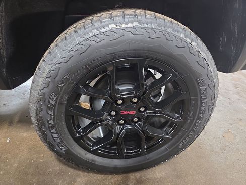 New 2026 GMC Canyon AT4 image 31