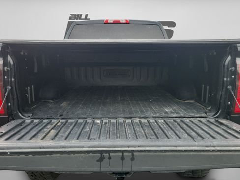 Used 2018 Chevrolet Silverado 1500 LT w/ LT Eassist Package AWD/4WD image 7