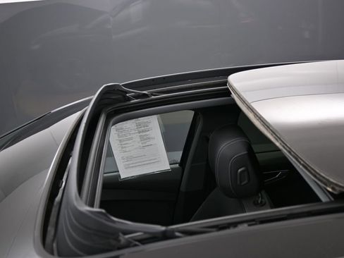 Used 2024 Audi Q4 e-tron Premium Plus w/ Premium Plus image 9