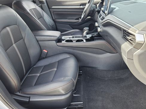 Used 2023 Nissan Altima 2.5 SR image 10