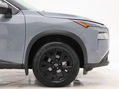 Used 2023 Nissan Rogue SV w/ SV Premium B Package image 4
