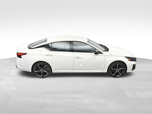 Used 2024 Nissan Altima 2.5 SR image 22