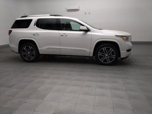 Used 2019 GMC Acadia Denali w/ Technology Package AWD/4WD image 11