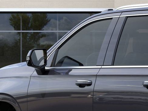 New 2025 Cadillac Escalade ESV Premium Luxury image 17