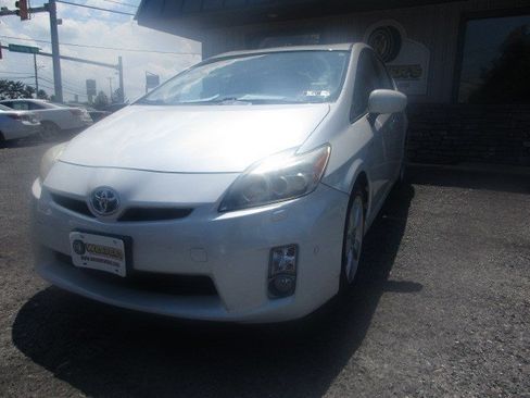Used 2010 Toyota Prius Five w/ Advanced Technology Pkg FWD image 4