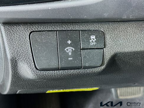 Used 2023 Kia Rio S image 10