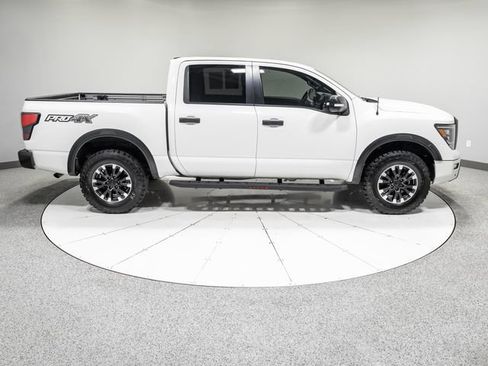 Used 2020 Nissan Titan PRO-4X w/ Pro-4x Convenience Package AWD/4WD image 8
