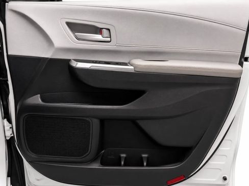 Used 2026 Toyota Sienna LE FWD image 22