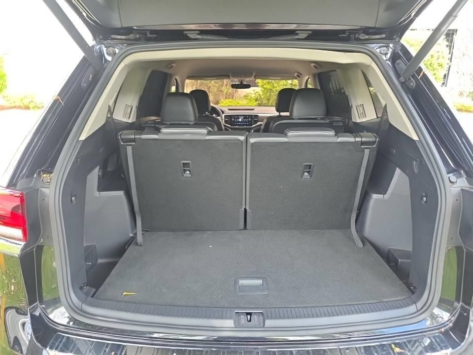 Used 2023 Volkswagen Atlas SE w/ Black Wheel Package FWD image 10