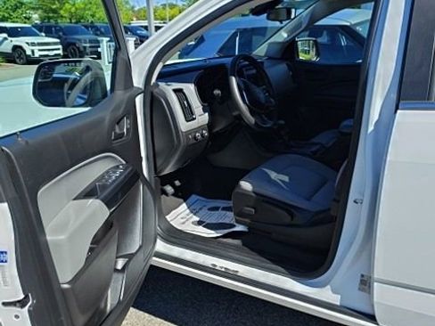 Used 2019 Chevrolet Colorado W/T w/ WT Convenience Package AWD/4WD image 15