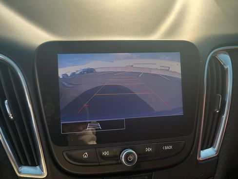 Used 2021 Chevrolet Malibu LT image 28