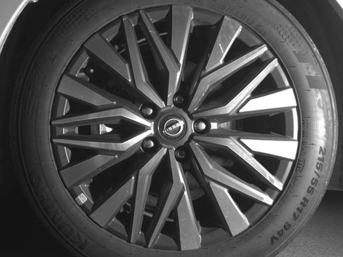 Used 2025 Nissan Altima 2.5 SV image 12