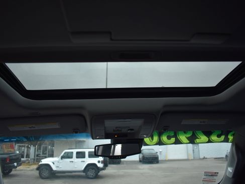 Used 2019 Chevrolet Tahoe LT image 32