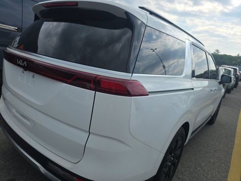Used 2022 Kia Carnival SX Prestige FWD image 2