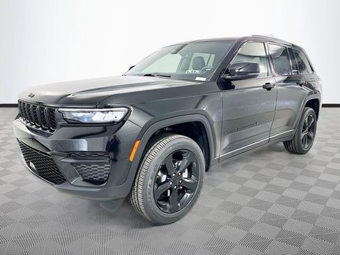 New 2025 Jeep Grand Cherokee Altitude image 22