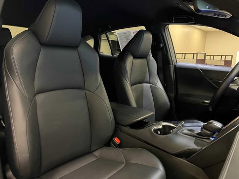 Certified 2024 Toyota Venza XLE image 16